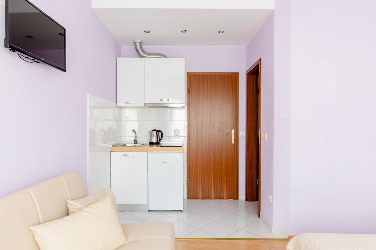Apartments Mara Каштела Екстер'єр фото